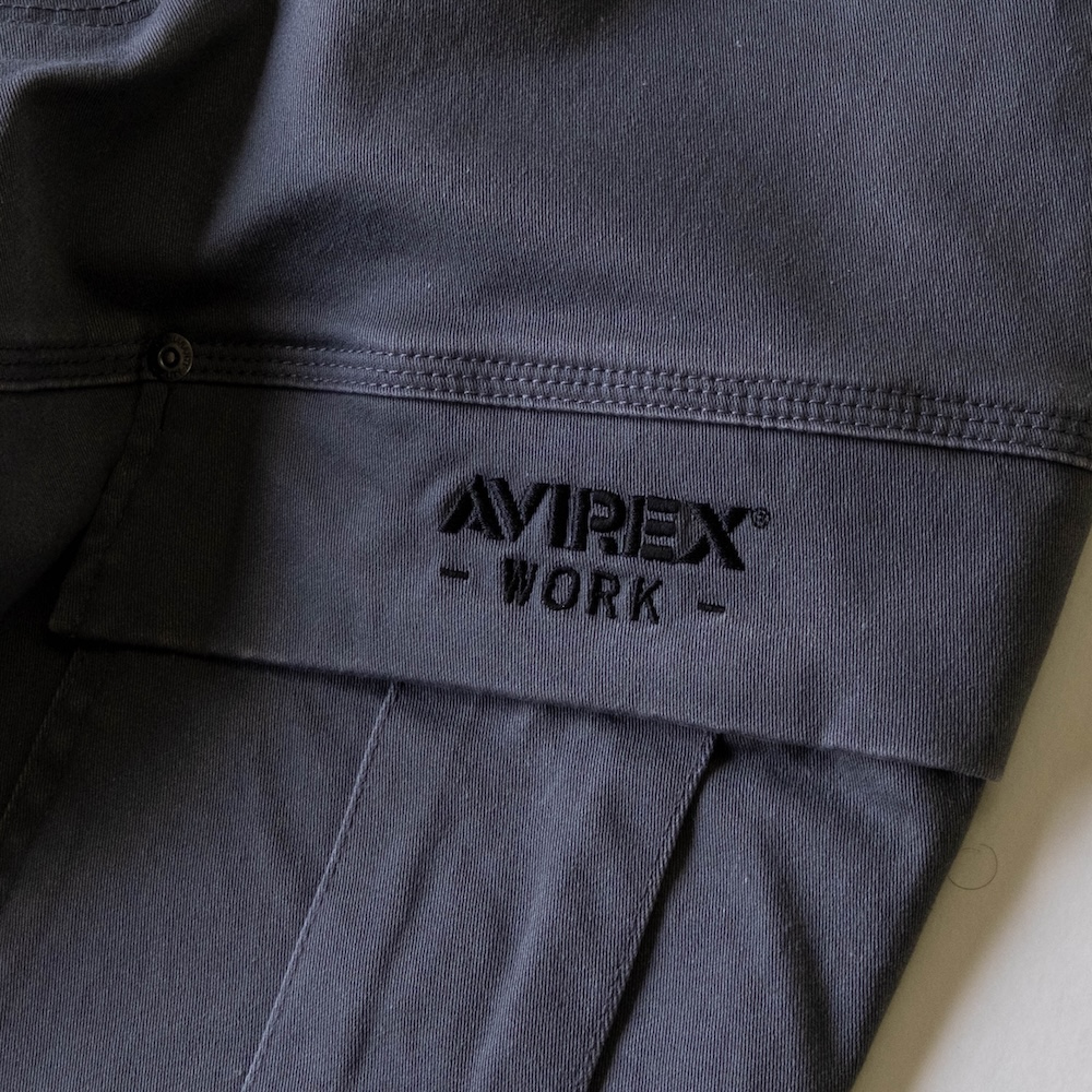 左フラップ ロゴ刺繍