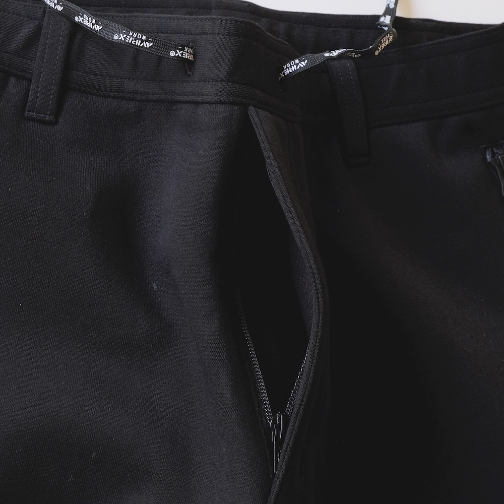 フロント前開きファスナー